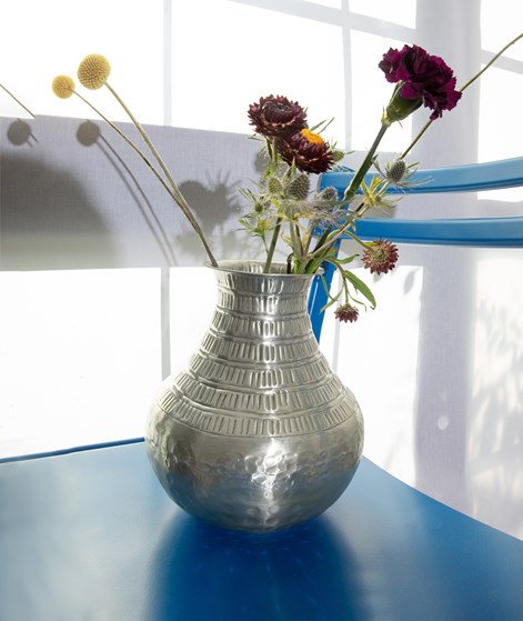 MADAM STOLTZ Gehmmerte Aluminium Vase